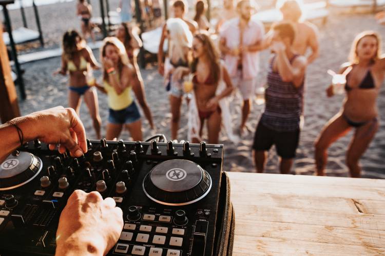 Annual Brooke Graham Beach Bash