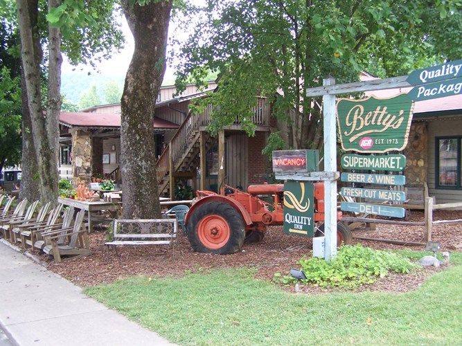 Betty's Country Store