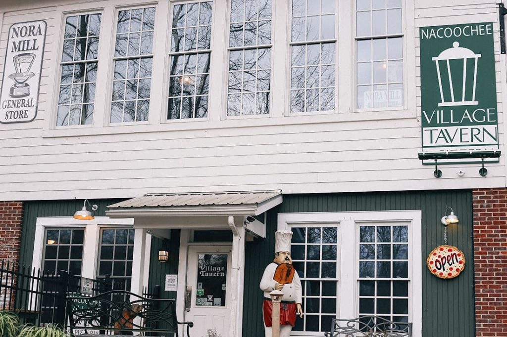Nacoochee Village Tavern & Pizzeria