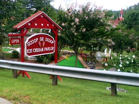 Scoop De Scoop Ice Cream Parlor