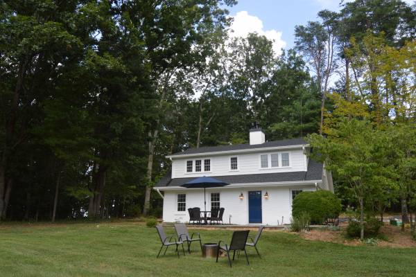 exterior of Keswick, VA home with fire pit