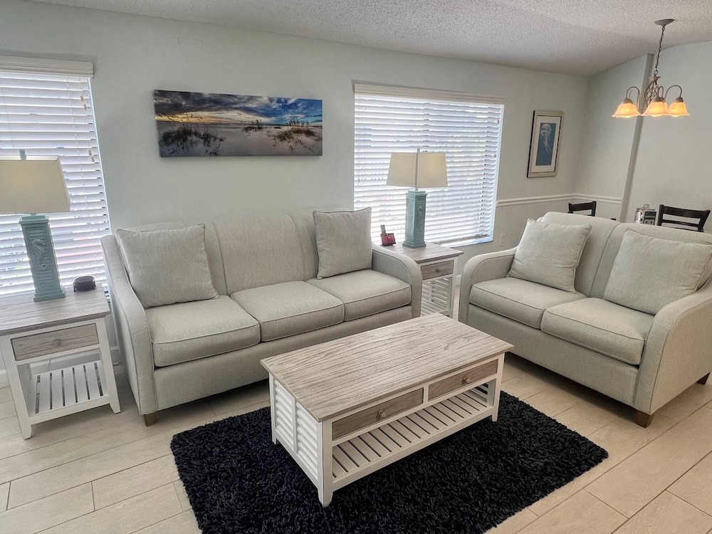 Siesta Sands one bedroom condo - living room view