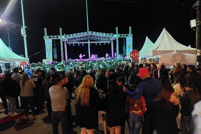 evento nocturno en el malecon san felipe