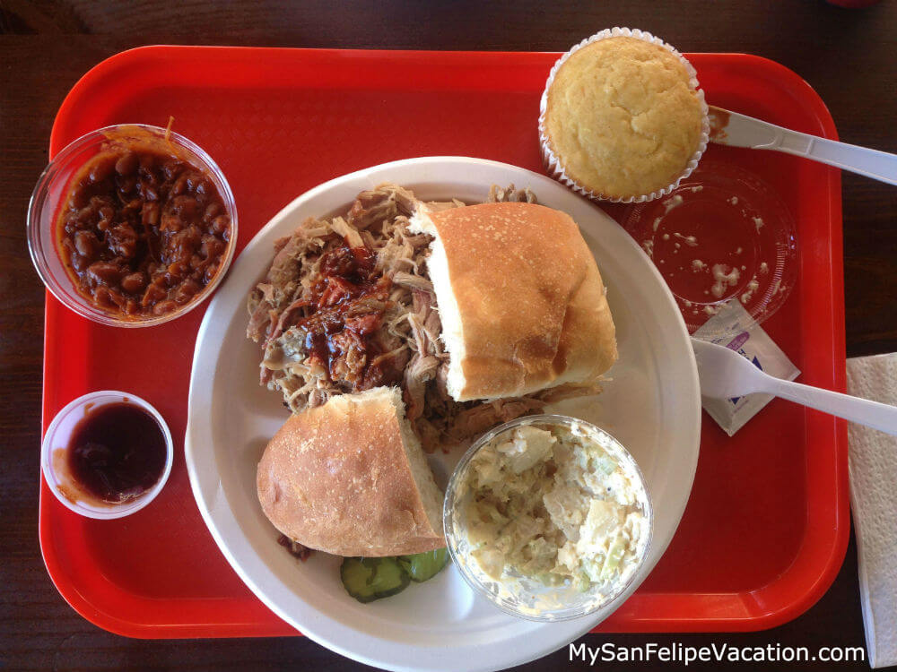 Smokin jo's BBQ San Felipe - Sándwich de puerco desmenuzado