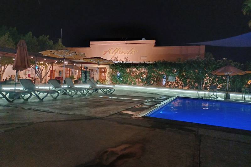 Menú y Piscina Restaurante Alfredos San Felipe