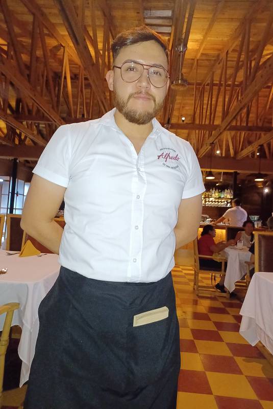 personal del restaurante alfredos