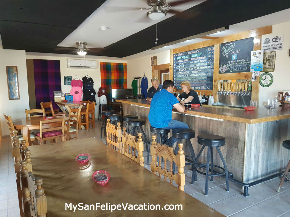Interior de la cerveza artesanal San Felipe Brewing