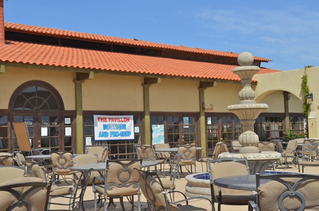 Asientos al aire libre en The Pavilion El Dorado Ranch San Felipe