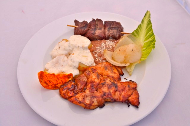 Plato de kebab Juanitos Cantina
