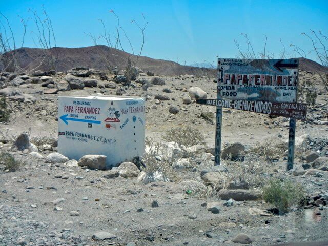 Señal de carretera Papa Fernandez