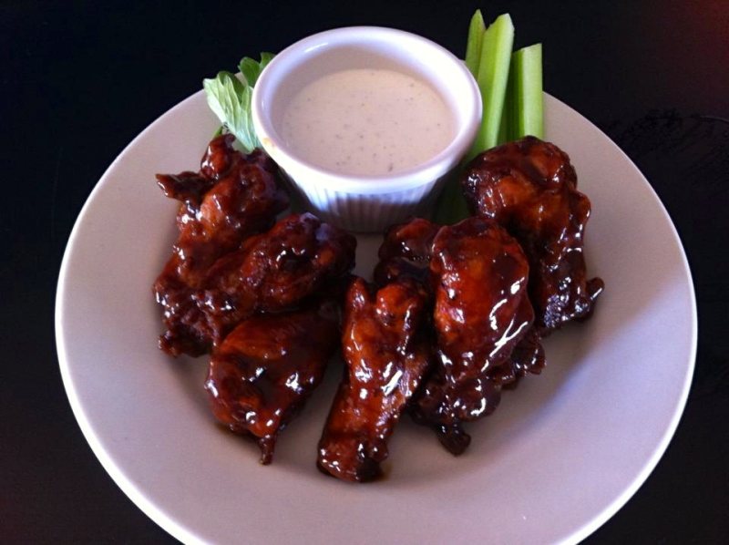 Alitas de pollo en Parrots Cracker San Felipe Bar and Grill