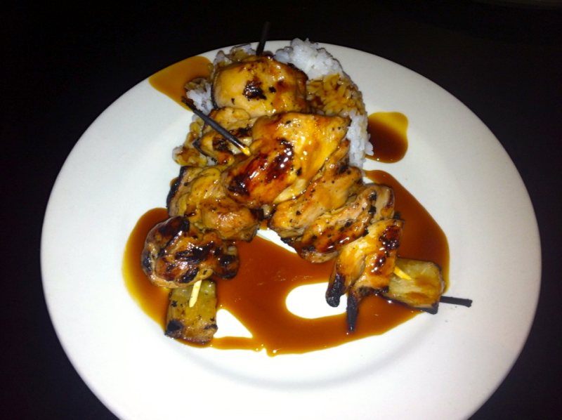 Parrots Cracker Pollo Teriyaki con arroz y piña