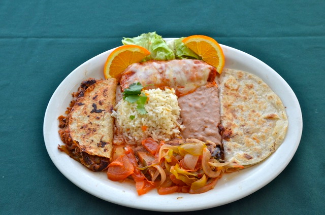 almuerzo de arroz y frijoles
