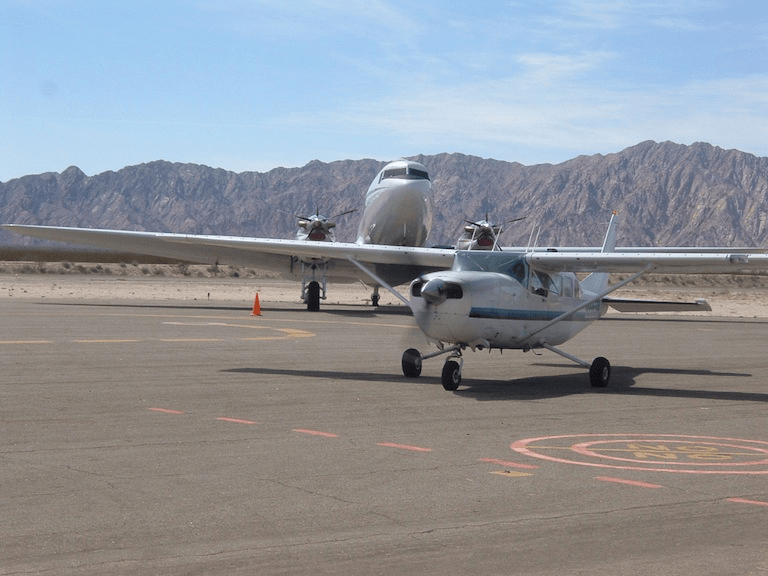 San felipe bc mexico aviones sobre asfalto