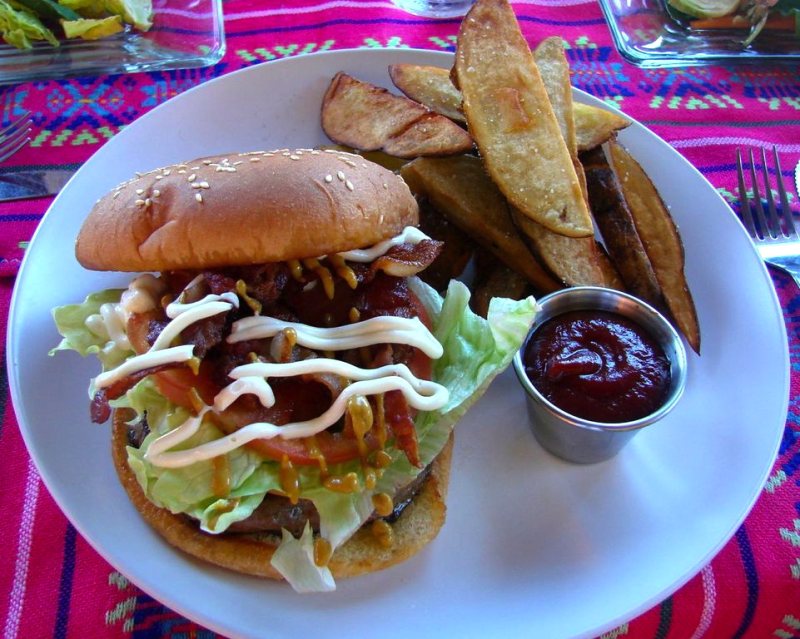 Hamburguesa de carrera el Balcón Cocina Artesanal