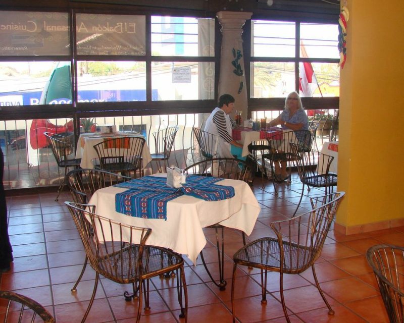 Salón comedor del restaurante El Balcon Cocina Artesanal