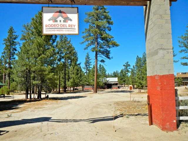 Entrada al rodeo del rey