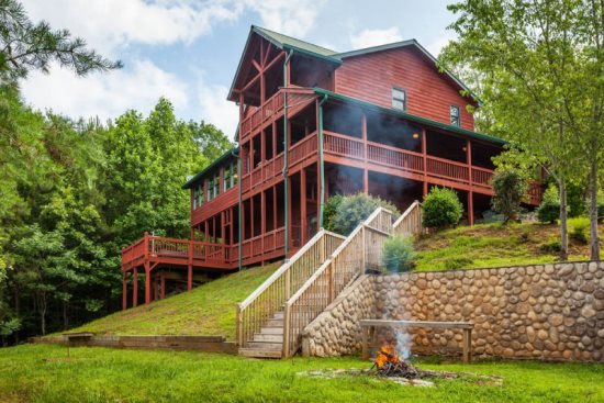 Plan a Summertime Family Reunion with Mountain Oasis