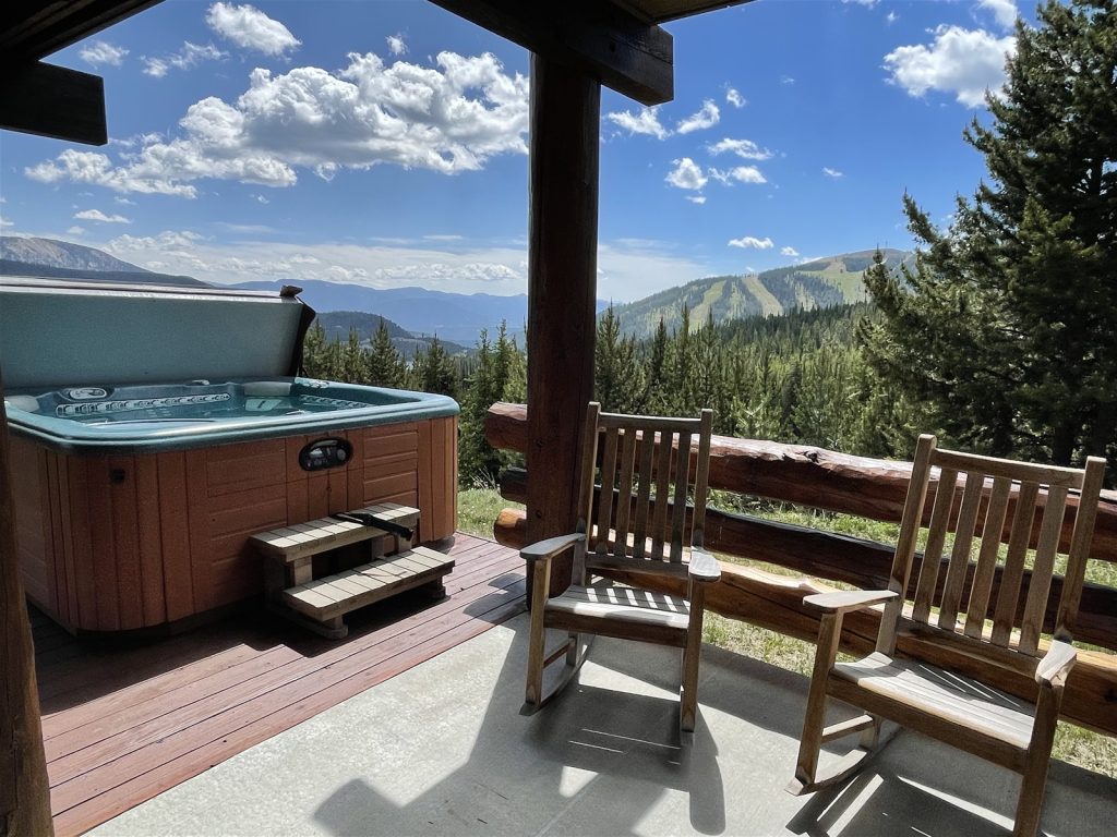 saddleridgeu2hottub