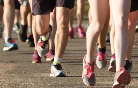 Participants running in the Port Aransas Turkey Trot