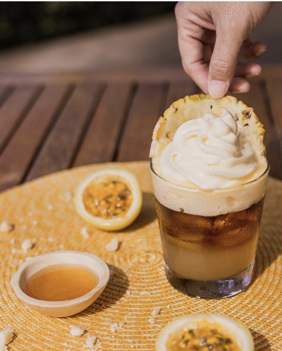 Drink the BEST Mai Tai in Hawaii at Merriman’s or Monkeypod