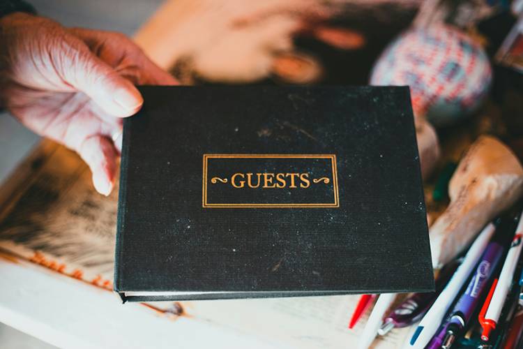 4 Ideas for a Vacation Rental Guest Book