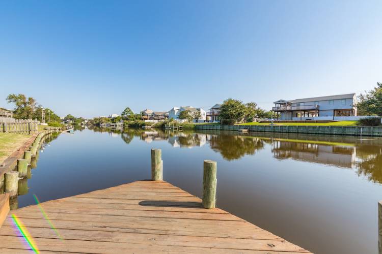 Sandbridge home with dock