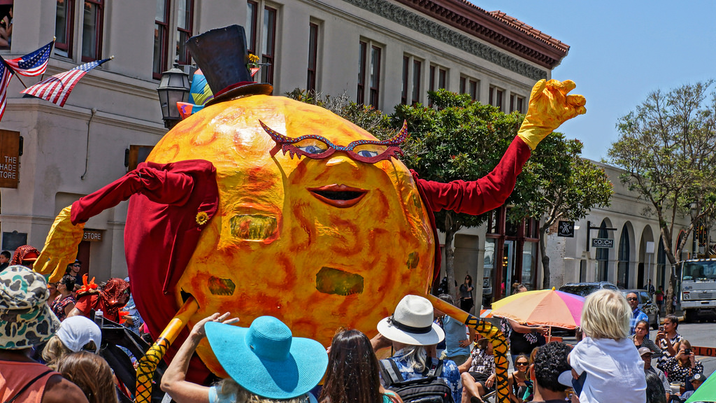 Sun balloon with tophat and glasses